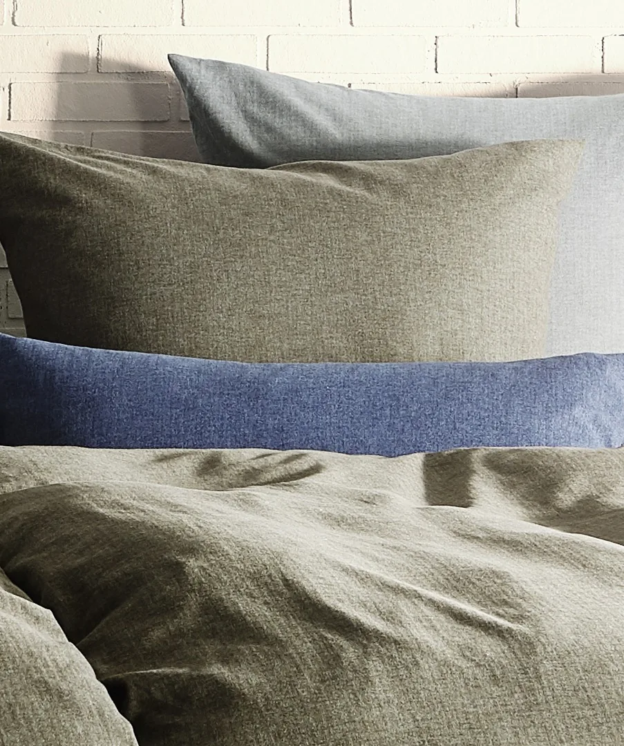 Lech Oliv – Material